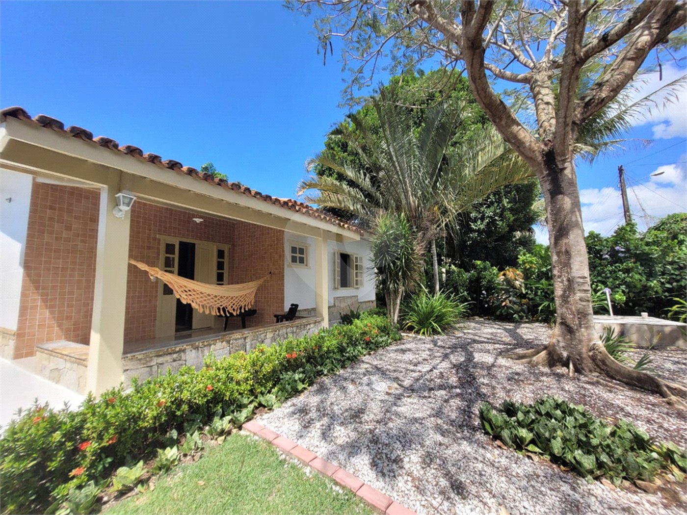 Casa à venda com 4 quartos, sendo 2 suítes, no Centro, Santa Cruz Cabrália, BA