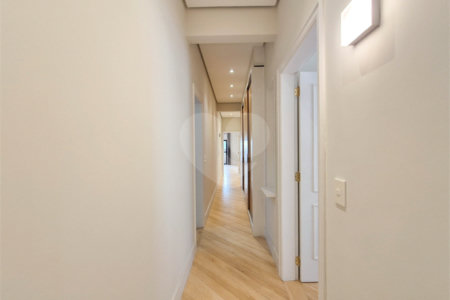 Apartamento à venda ou para alugar com 4 quartos, sendo 3 suítes, em Moema, São Paulo, SP