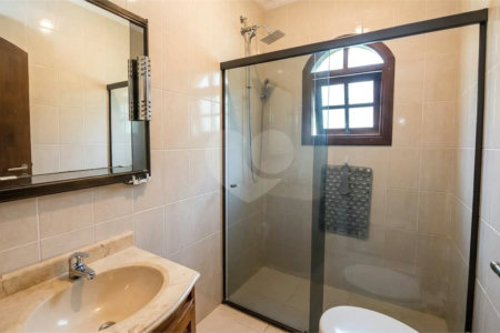 Sobrado à venda com 3 quartos, sendo 1 suíte, em Jardim Utinga, Santo André, SP