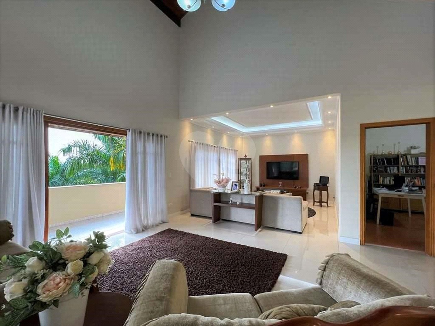 Casa à venda com 4 quartos, sendo 3 suítes, em Jardim Passárgada I, Cotia, SP