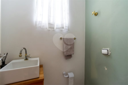Sobrado à venda com 4 quartos, sendo 2 suítes, em Brooklin, São Paulo, SP