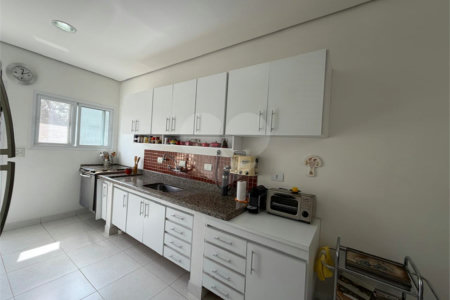Casa à venda com 4 quartos, sendo 1 suíte, no condomínio Taquaral, São Paulo - SP