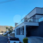 Casa à venda com 4 suítes no condomínio Osato, Atibaia - SP