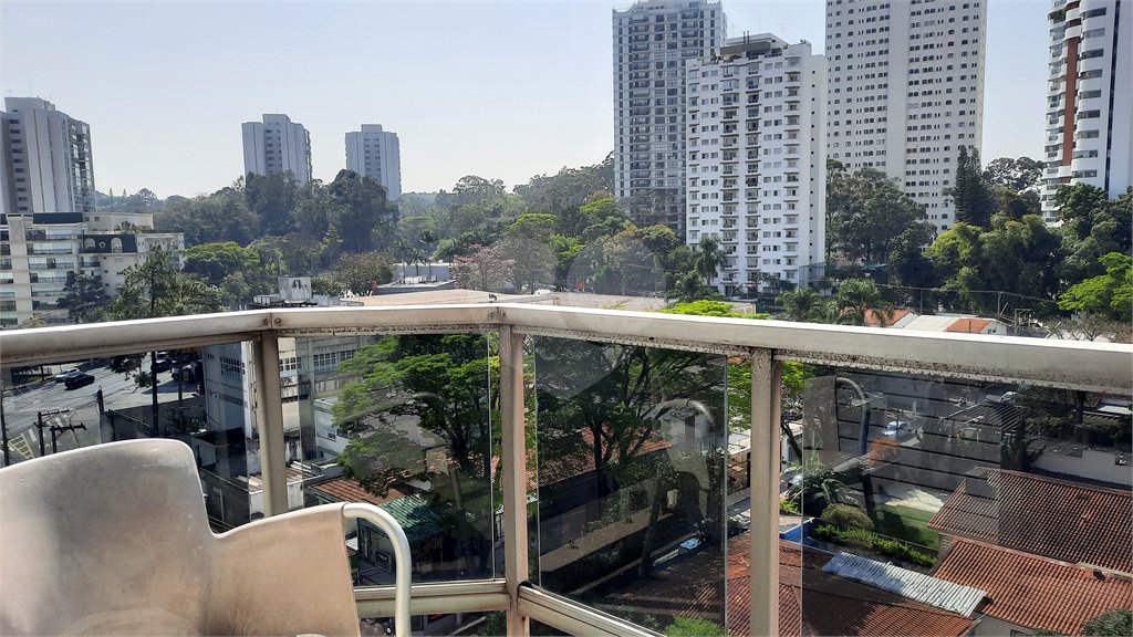 Apartamento à venda com 3 quartos, sendo 1 suíte, em Jardim Marajoara, São Paulo, SP
