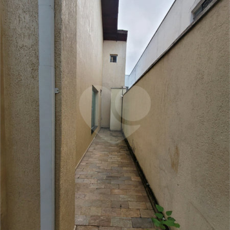 Casa à venda com 4 quartos, sendo 2 suítes,  em Vila Bela Flor, Mogi das Cruzes, SP