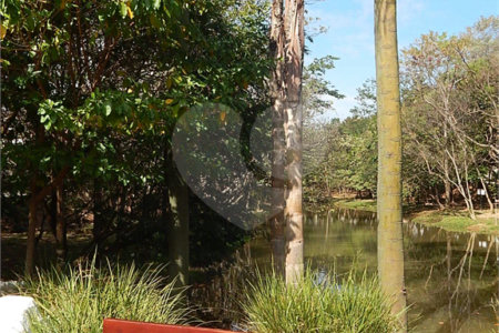 Casa à venda com 3 suítes no condomínio Recanto dos Paturis, Vinhedo - SP