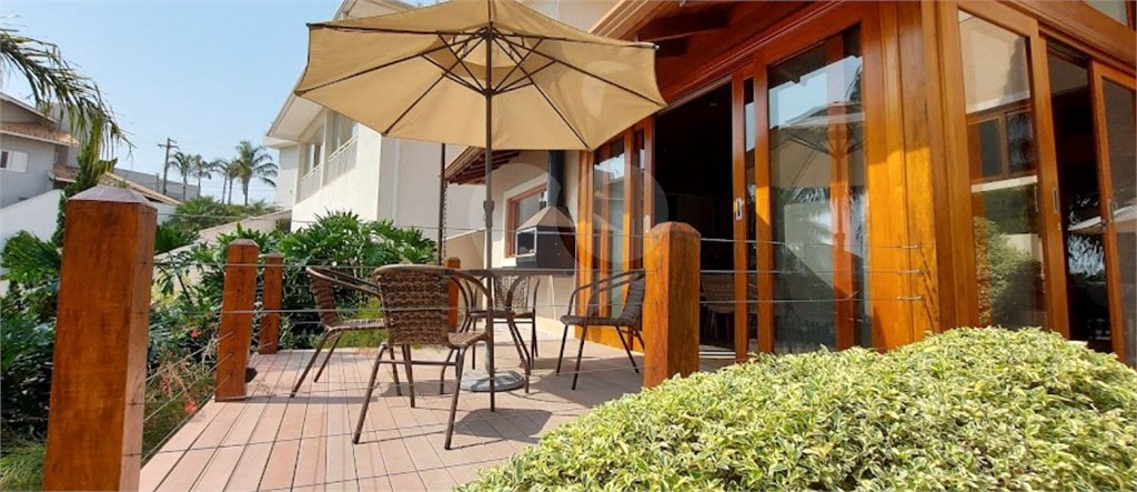 Casa à venda com 4 suítes no condomínio Osato, Atibaia - SP