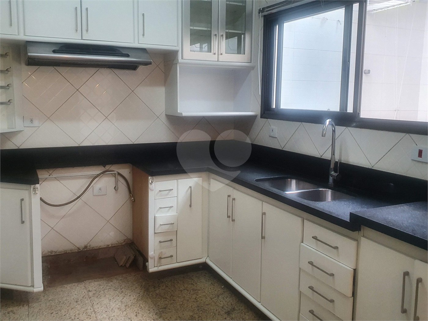 Casa à venda com 4 quartos, sendo 2 suítes,  no condomínio Lake Louise, São Paulo - SP
