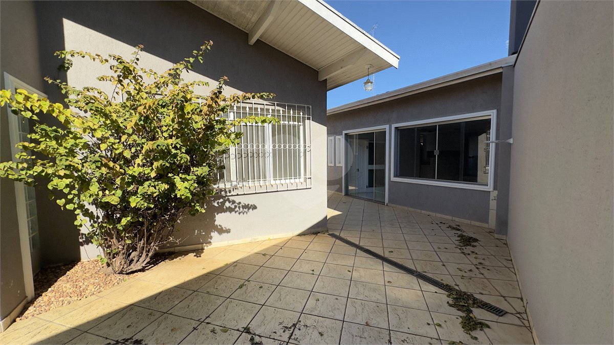 Casa para alugar com 4 quartos, sendo 3 suítes, em Vila Sfeir, Indaiatuba, SP