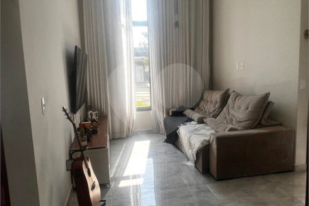 Casa à venda com 3 quartos, sendo 1 suíte, no condomínio Village Moutonnée, Salto - SP