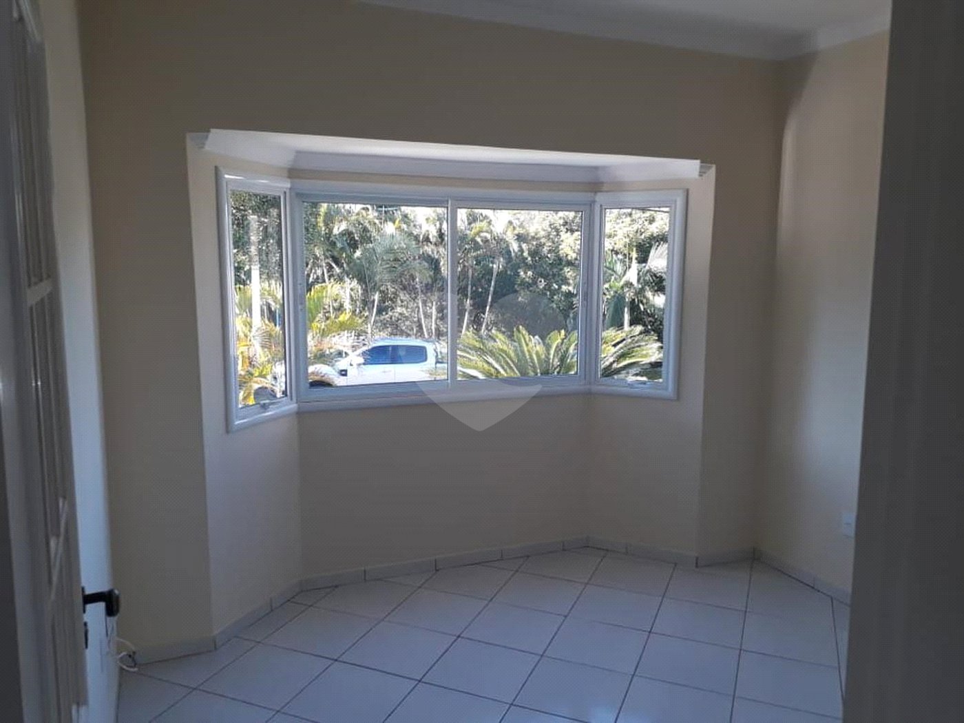 Casa à venda com 3 quartos, sendo 1 suíte, em Condomínio Residencial Terras do Caribe, Valinhos, SP