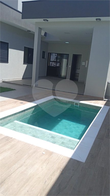 Casa à venda com 3 suítes no condomínio Jardim Residencial Dona Lucilla, Indaiatuba - SP