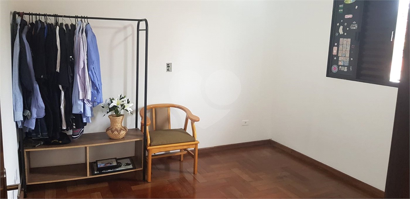 Sobrado à venda com 3 quartos, sendo 1 suíte, em Vila Vitório Mazzei, São Paulo, SP