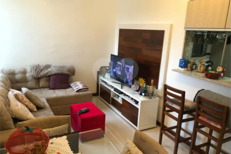 Apartamento em Bragança Paulista com 1 suíte, cozinha americana, varanda, 1 vaga garagem, área lazer com piscina e salão de festas