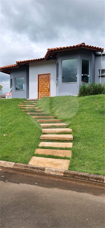 Casa à venda com 3 suítes no condomínio Residencial dos Lagos, Itupeva - SP