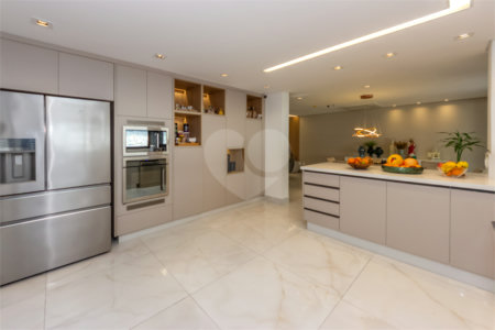Casa à venda com 3 suítes no condomínio Reserva 8, São Paulo - SP