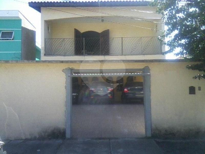 Sobrado à venda com 6 quartos, sendo 4 suítes, em Parque Edu Chaves, São Paulo, SP