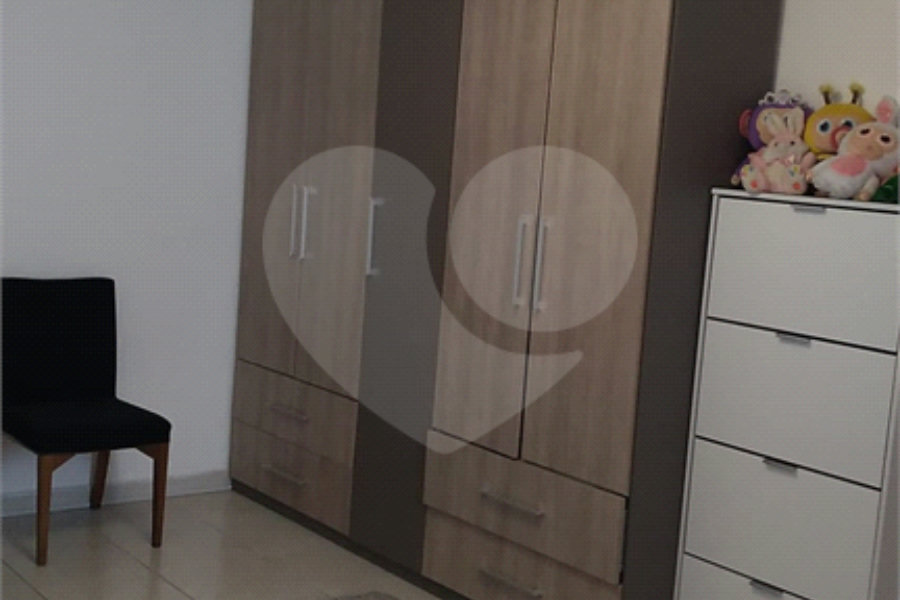 Sobrado à venda com 5 quartos, sendo 4 suítes, em Horto, São Paulo, SP
