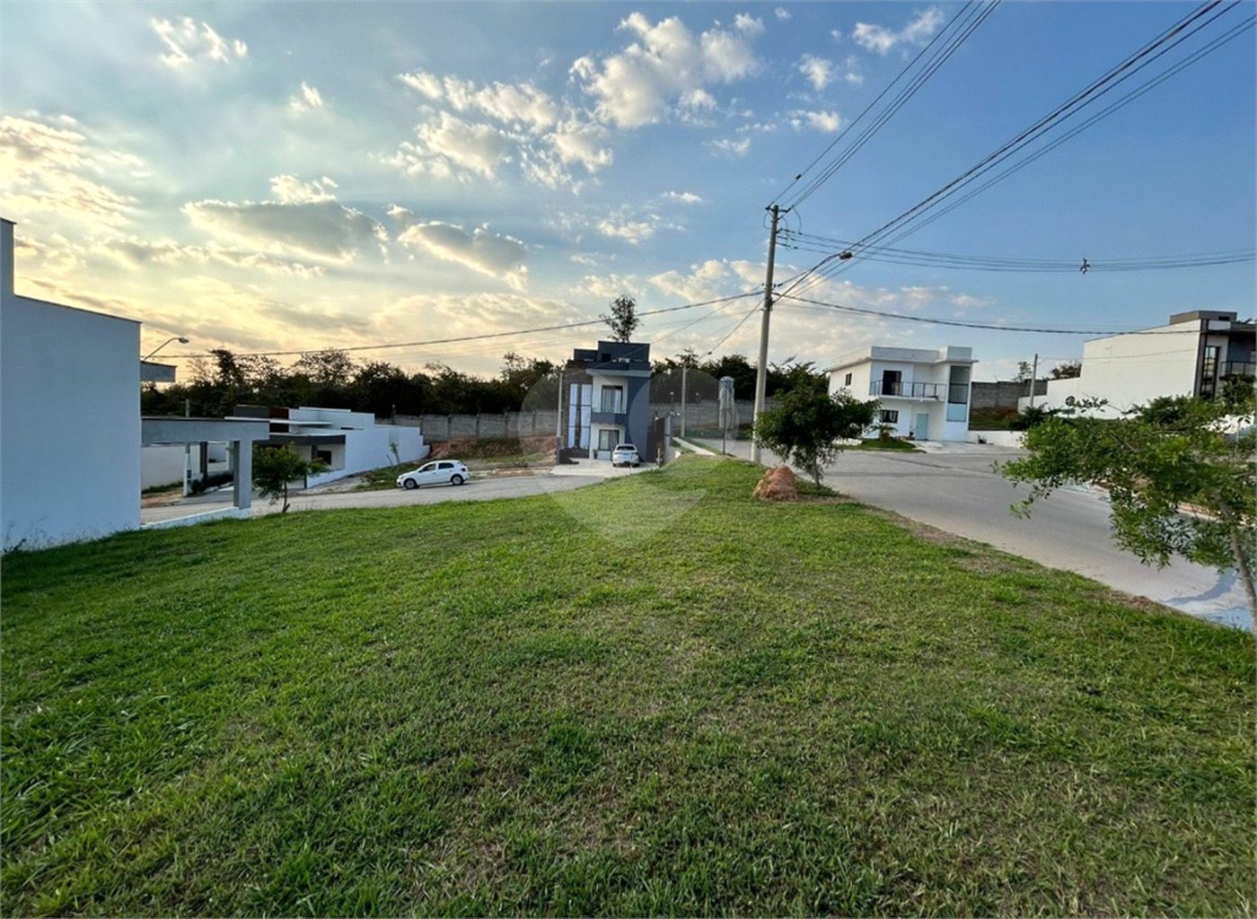 Terreno à venda no condomínio Horto Florestal Villagio, Sorocaba - SP
