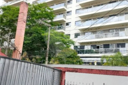 Sobrado à venda com 3 quartos, sendo 1 suíte,  em Vila Firmiano Pinto, São Paulo, SP
