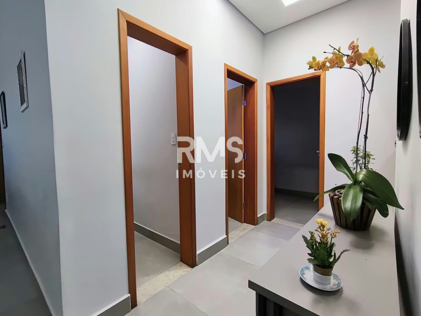 Casa à venda com 3 quartos, sendo 1 suíte, no condomínio Residencial Mont Blanc, Itu - SP