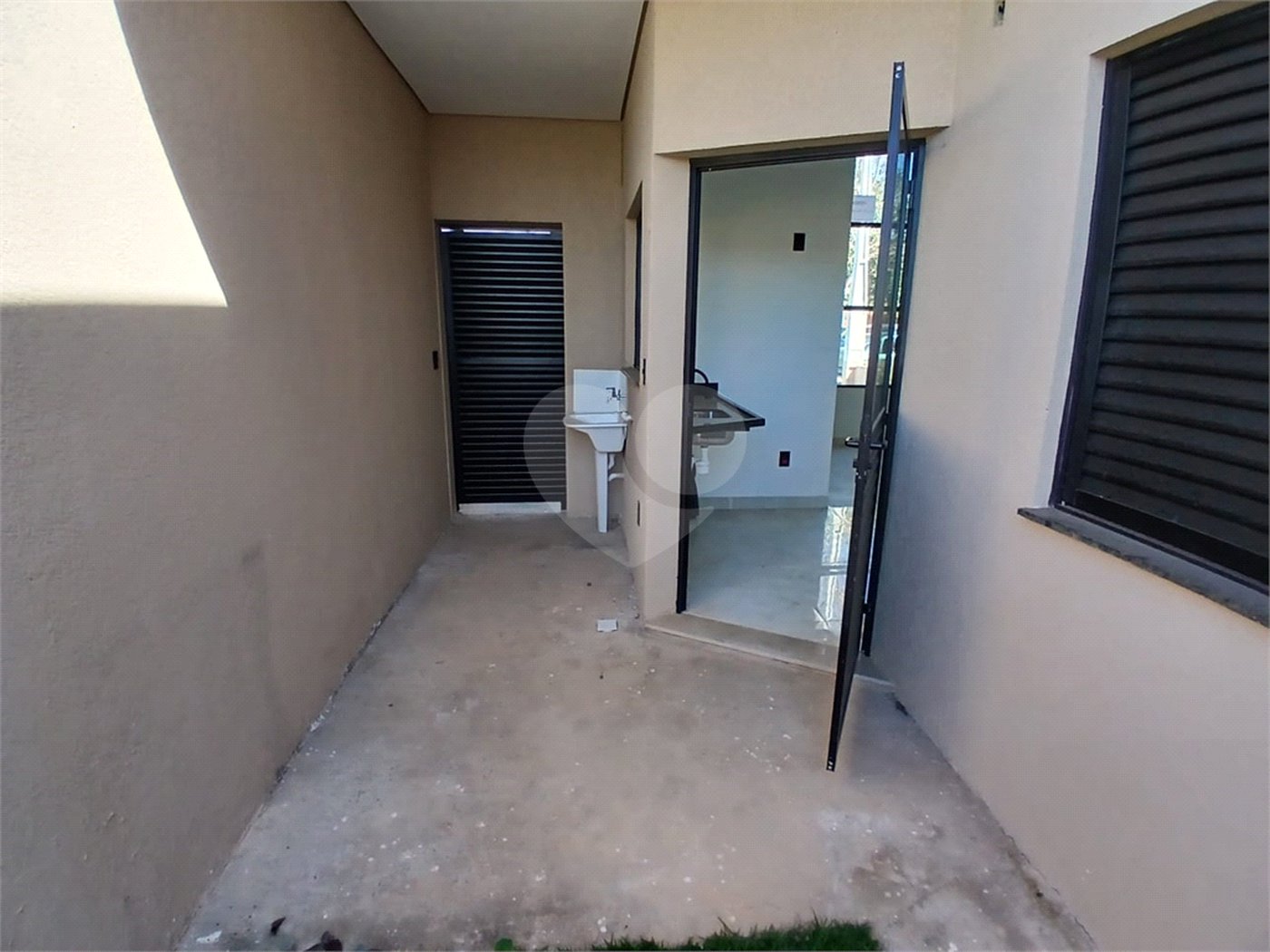 Casa à venda com 3 quartos, sendo 1 suíte,  no condomínio Jardim, Sorocaba - SP