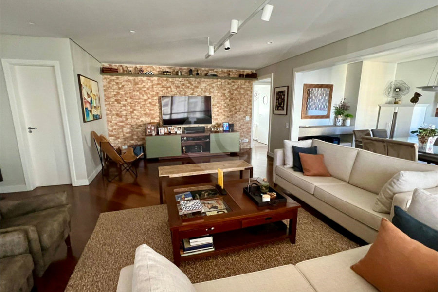 Apartamento à venda com 3 quartos, sendo 2 suítes, em Morumbi, São Paulo, SP