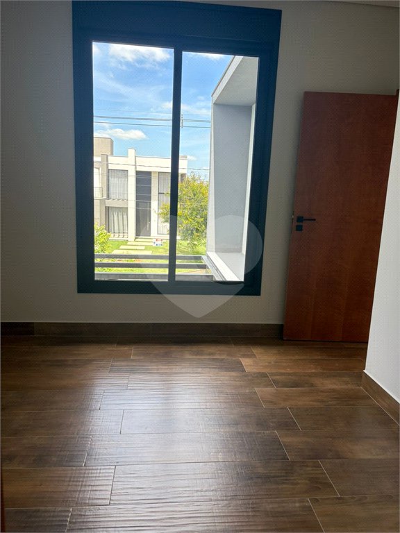 Casa à venda com 4 suítes no condomínio Portal dos Bandeirantes, Salto - SP