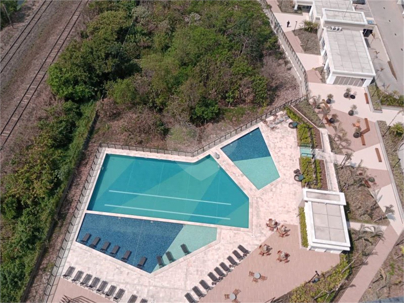 Apartamento à venda com 3 quartos, sendo 1 suíte, em Cézar de Souza, Mogi das Cruzes, SP