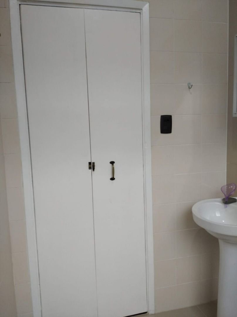 Sala Living à Venda no Centro de São Vicente | A 1 Quadra da Praia do Gonzaguinha