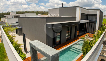 Casa à venda com 3 suítes no condomínio Villa dos Pinheiros, Indaiatuba - SP
