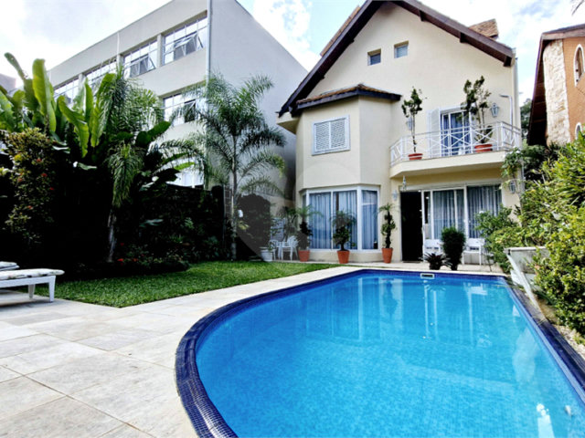 Casa à venda com 4 suítes em Alto da Boa Vista, São Paulo, SP
