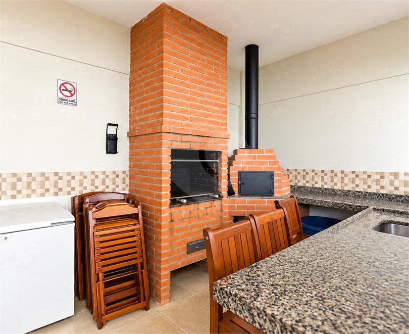 Apartamento com 2 dormitórios e 1 vaga em Nova Petrópolis, com piscina, academia, brinquedoteca, churrasqueira e portaria 24 horas. Excelente localização.
