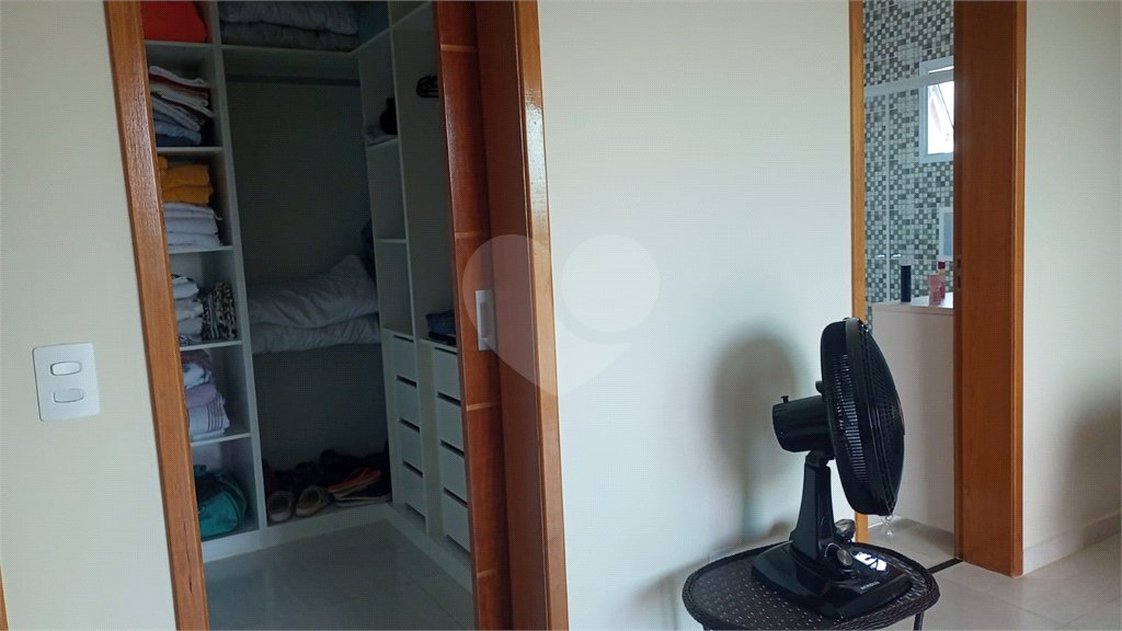 Casa à venda com 5 suítes no condomínio Village da Serra, Araçoiaba da Serra - SP