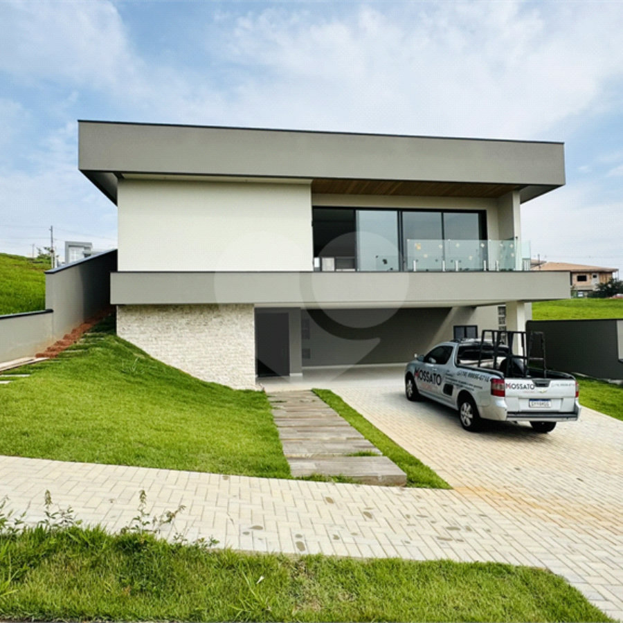 Casa à venda com 3 suítes no condomínio Santa Isabel I, Louveira - SP