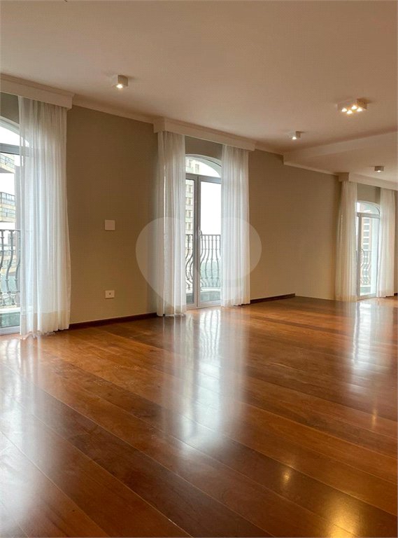 Apartamento à venda com 4 quartos, sendo 2 suítes, em Vila Andrade, São Paulo, SP