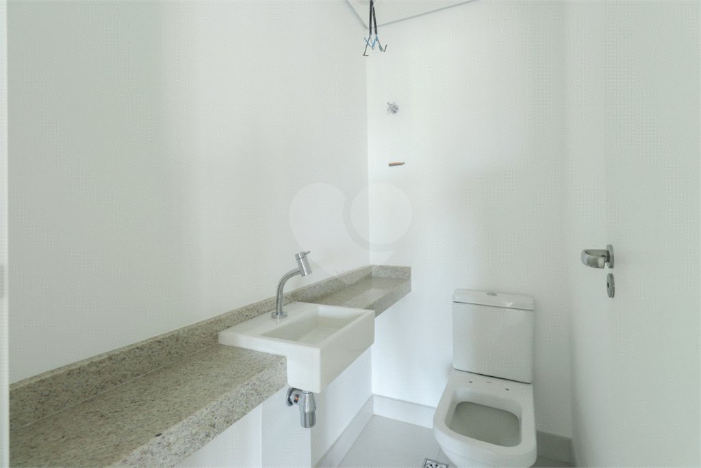 Apartamento à venda com 3 quartos, sendo 2 suítes,  em Brooklin, São Paulo, SP