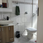 Casa à venda com 4 quartos, sendo 2 suítes, no condomínio Residencial Jardim das Palmeiras, Vinhedo - SP