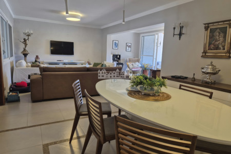 Casa térea à venda com 3 quartos, sendo 2 suítes, em Condomínio Flamboyant-B, Atibaia - SP