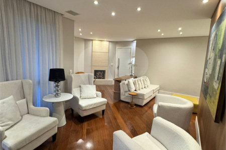 Apartamento à venda com 3 suítes em Vila Suzana, São Paulo, SP
