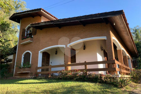 Casa à venda com 4 quartos, sendo 1 suíte, em Portal das Pedras-canedos (batatuba), Piracaia, SP