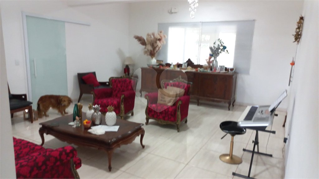 Casa à venda com 3 suítes no condomínio Chacara Castelo, Sorocaba - SP