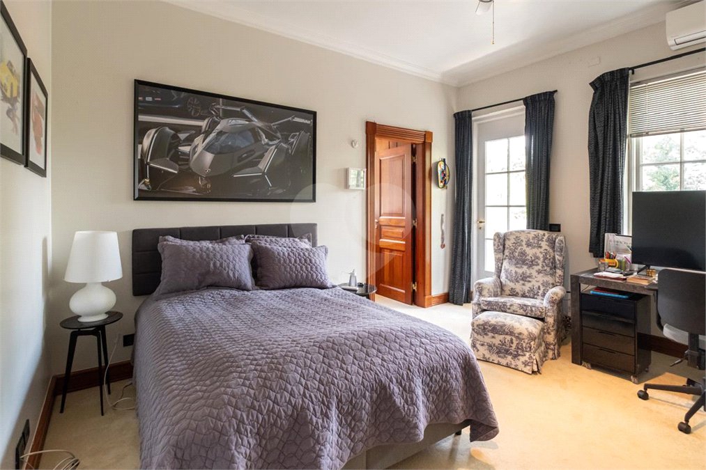 Casa à venda com 5 suítes no condomínio Chácara Flora, São Paulo - SP