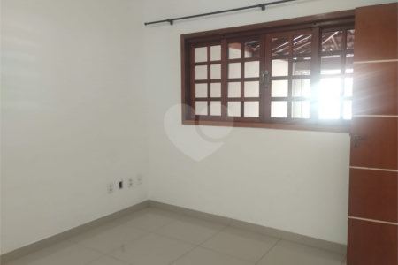 Casa à venda com 3 quartos, sendo 1 suíte, em Parque Industrial, São José dos Campos, SP