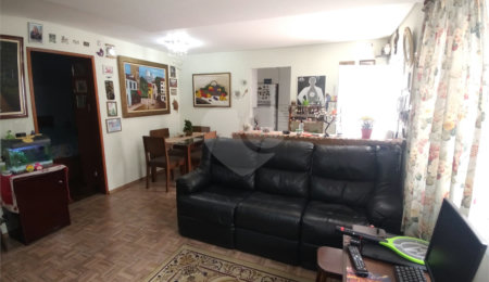 Casa à venda com 3 suítes no condomínio Morada das Hortênsias, São Paulo - SP