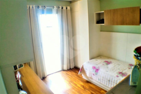 Casa à venda com 5 suítes no condomínio Travessa Tenente Ariston de Oliveira,4, São Paulo - SP