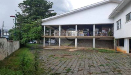 Casa à venda com 7 quartos, sendo 1 suíte,  no Centro, Vinhedo, SP