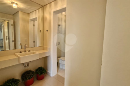 Casa à venda ou para alugar com 5 quartos, sendo 4 suítes, no condomínio Shamballa II, Atibaia - SP