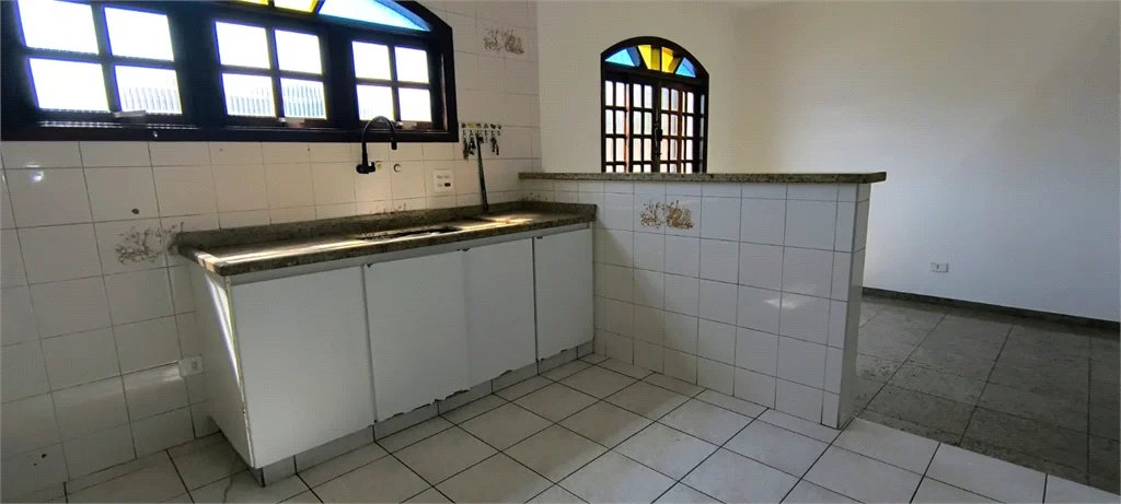 Sobrado à venda com 3 quartos, sendo 2 suítes, em Jardim Ivana, São Paulo, SP