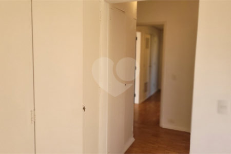 Apartamento para alugar com 3 quartos, sendo 1 suíte, em Jardim Europa, São Paulo, SP